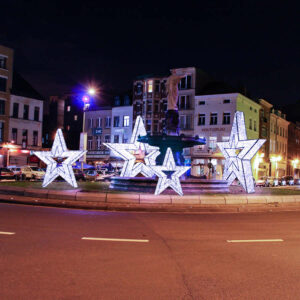 etoile-lumineuse-3d-format-moyen-2m-blanc-froid-avec-pied-5