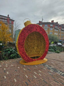 boule-lumineuse-avec-banc-2