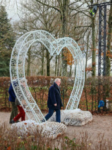 coeur-arche-illuminee-avec-coeur-rouge-2