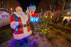 pere-noel-avec-sac-bleu-6