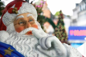 pere-noel-avec-sac-bleu-7