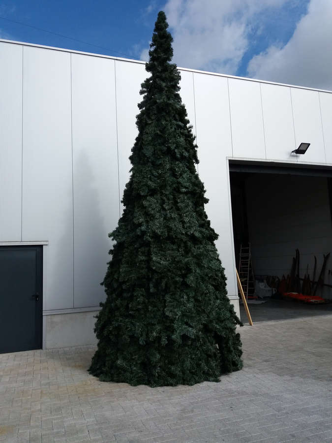 sapin-de-noel-conique-6m-1