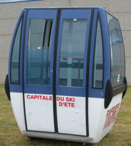 telecabine-10-places-tignes-bleu-5