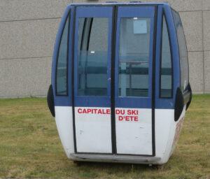 telecabine-10-places-tignes-bleu-7