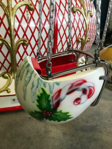 carrousel-baroque-chaises-boules (2)