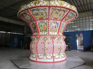 carrousel-baroque-chaises-carrees-3