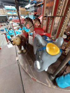 carrousel-bois-8-sujets-9-places-5