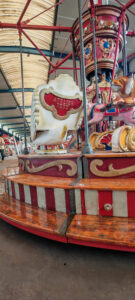 carrousel-bois-9-sujets-15-places-6