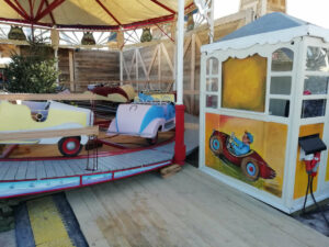 carrousel-des-annees-50-avec-voitures-anciennes-32-places-4
