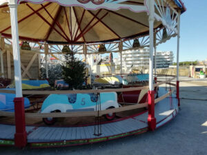 carrousel-des-annees-50-avec-voitures-anciennes-32-places-6