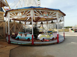 carrousel-des-annees-50-avec-voitures-anciennes-32-places-7