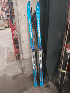 paires-de-ski-moderne