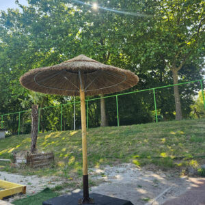 parasol-roseau-naturel-diametre-2-m-avec-socle-et-dalles-de-lestage4_2