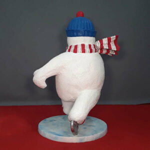 bonhomme-de-neige-a-patins-bonnet-bleu-fonce-1