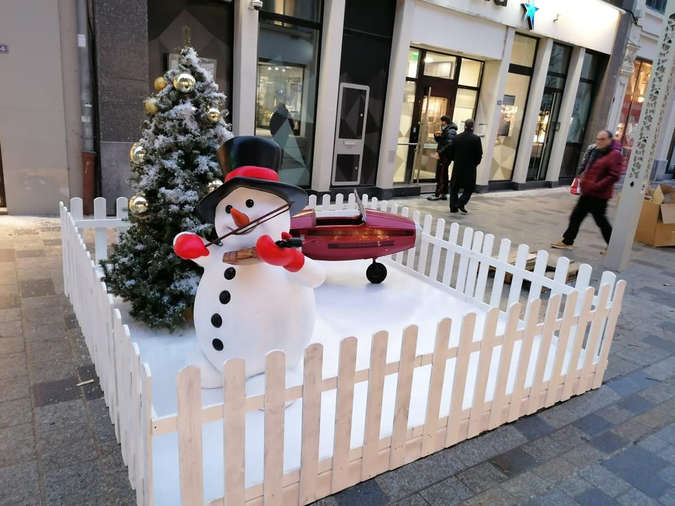 bonhomme-de-neige-avec-violon-2