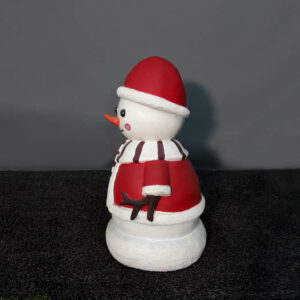 bonhomme-de-neige-fille-bonnet-rouge-2