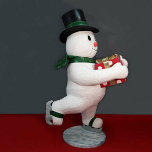bonhomme-de-neige-sur-ses-patins-chapeau-noir-2