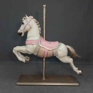 cheval-blanc-sur-tige-carrousel-4