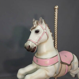 cheval-blanc-sur-tige-carrousel-5