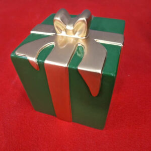 replique-geante-de-cadeau-pour-exterieur-2