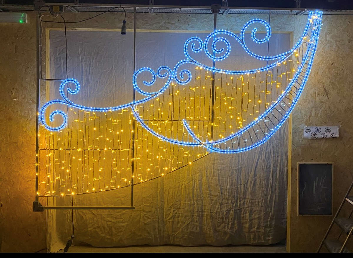 guirlandes-led-suspendues-blanc-et-dore-1_1