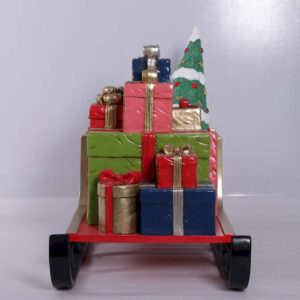 traineau-decoratif-avec-cadeaux-2