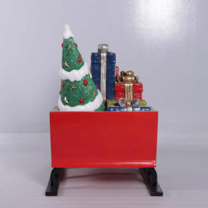 traineau-decoratif-avec-cadeaux-4
