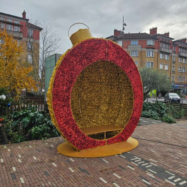 boule-lumineuse-avec-banc-2
