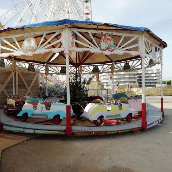 carrousel-des-annees-50-avec-voitures-anciennes-32-places-7